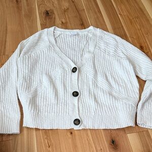 Time and Tru Cream Ribbed V-Neck Button Cardigan